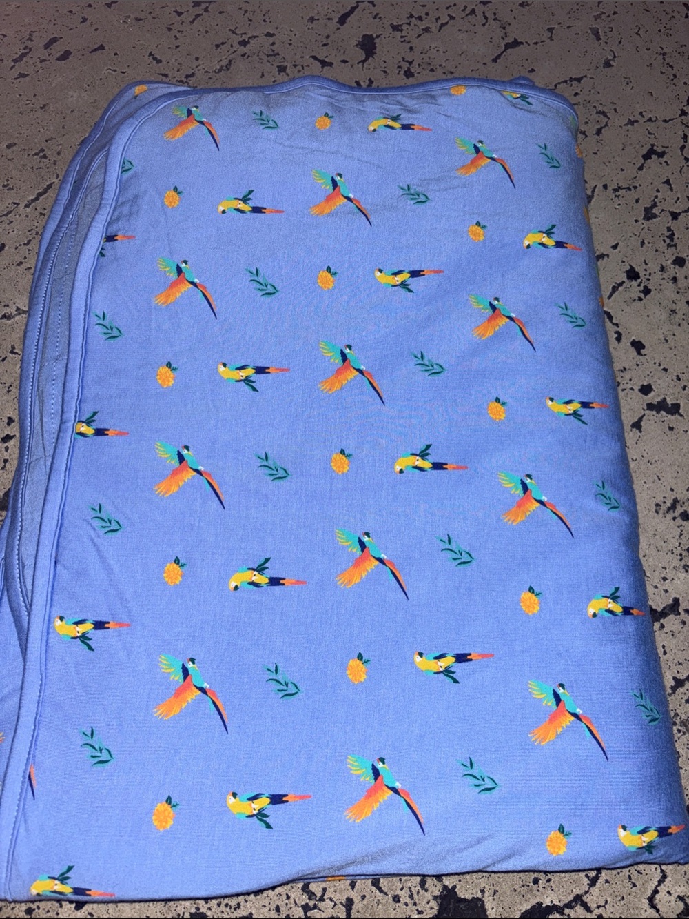 Kyte Baby Macaw 1.0 TOG Blue Tropical Parrot Print Blanket NWOT